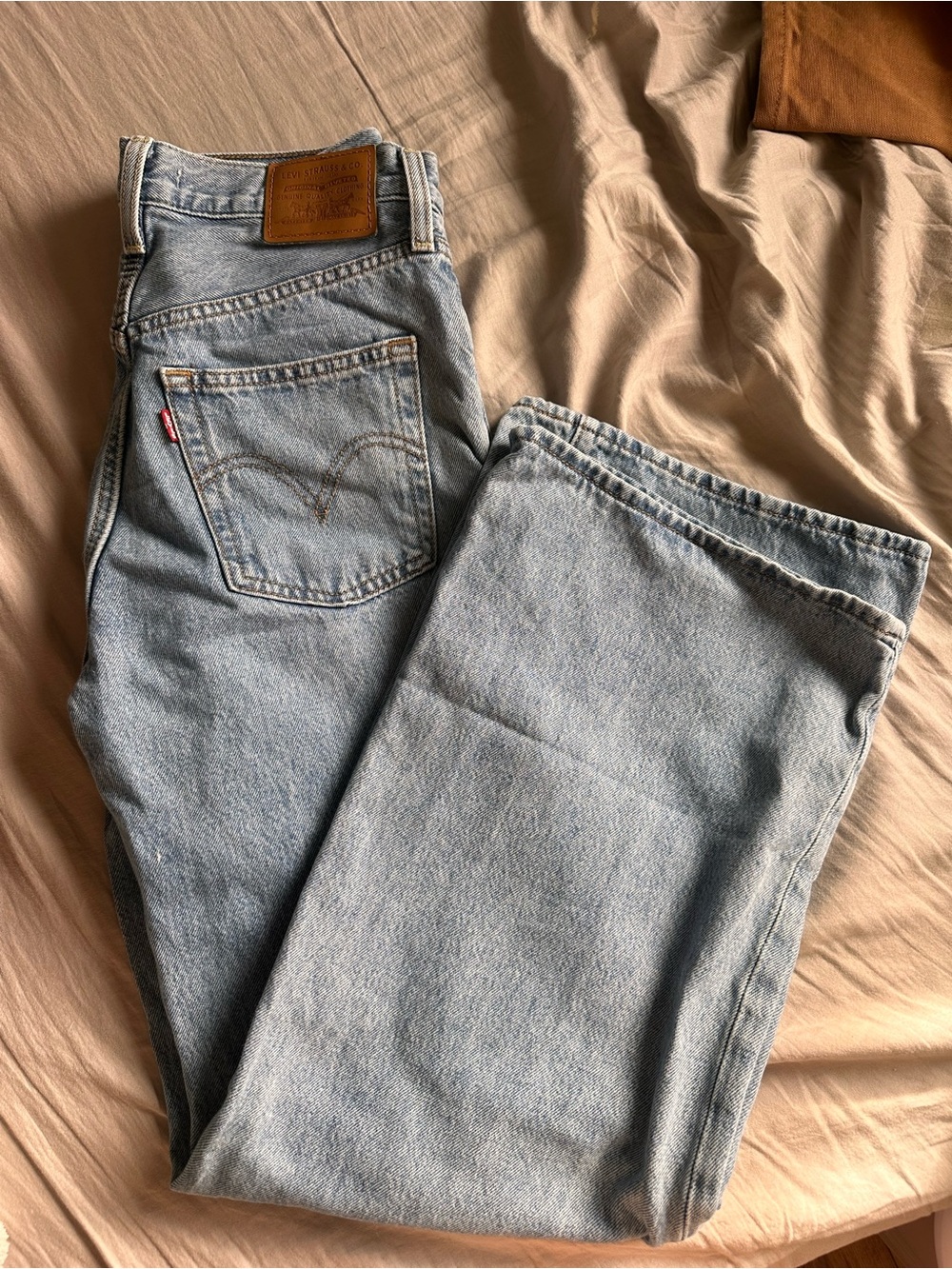 Levi's Light Wash Wide Leg Women's Jeans